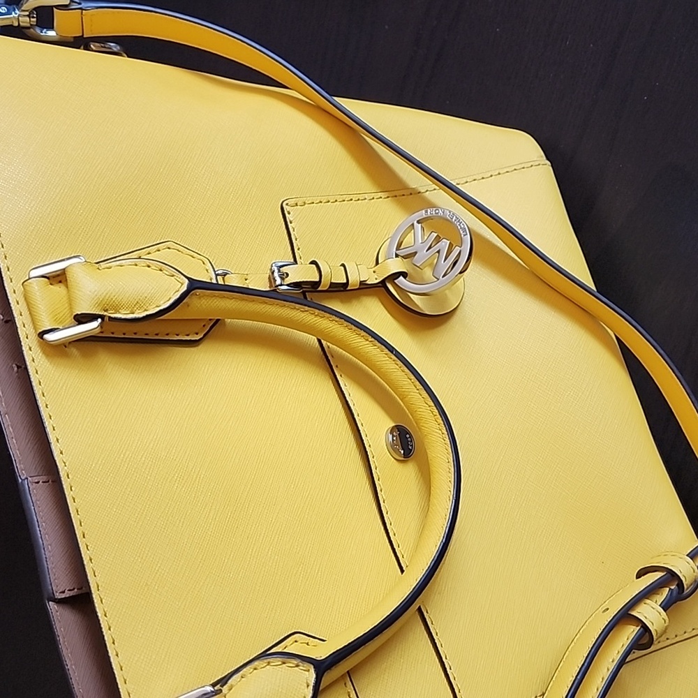 Michael Kors Greenwich Large Leather Satchel in Sunflower / Acorn